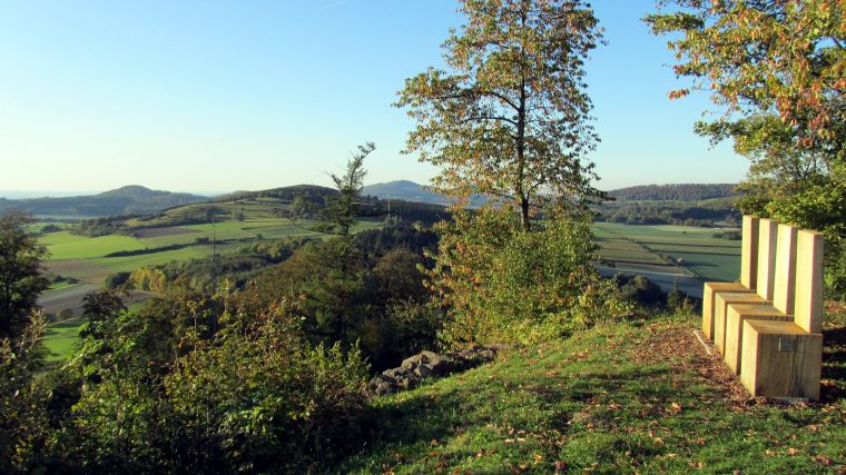 habichtswald-naturpark-ruine-schauenburg-landschaftsthrone.jpg